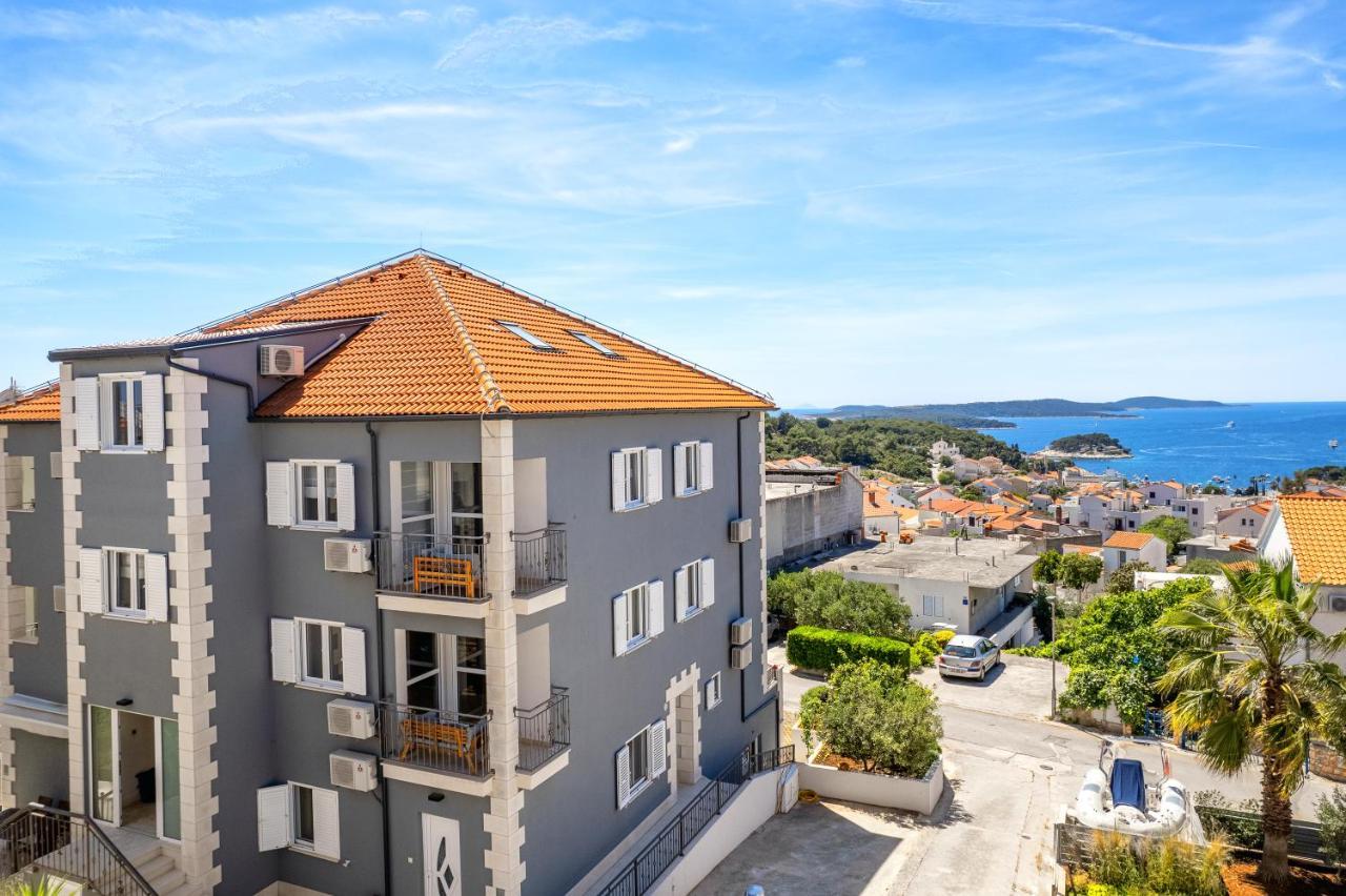Deluxe Apartments Primi Hvar Town Extérieur photo