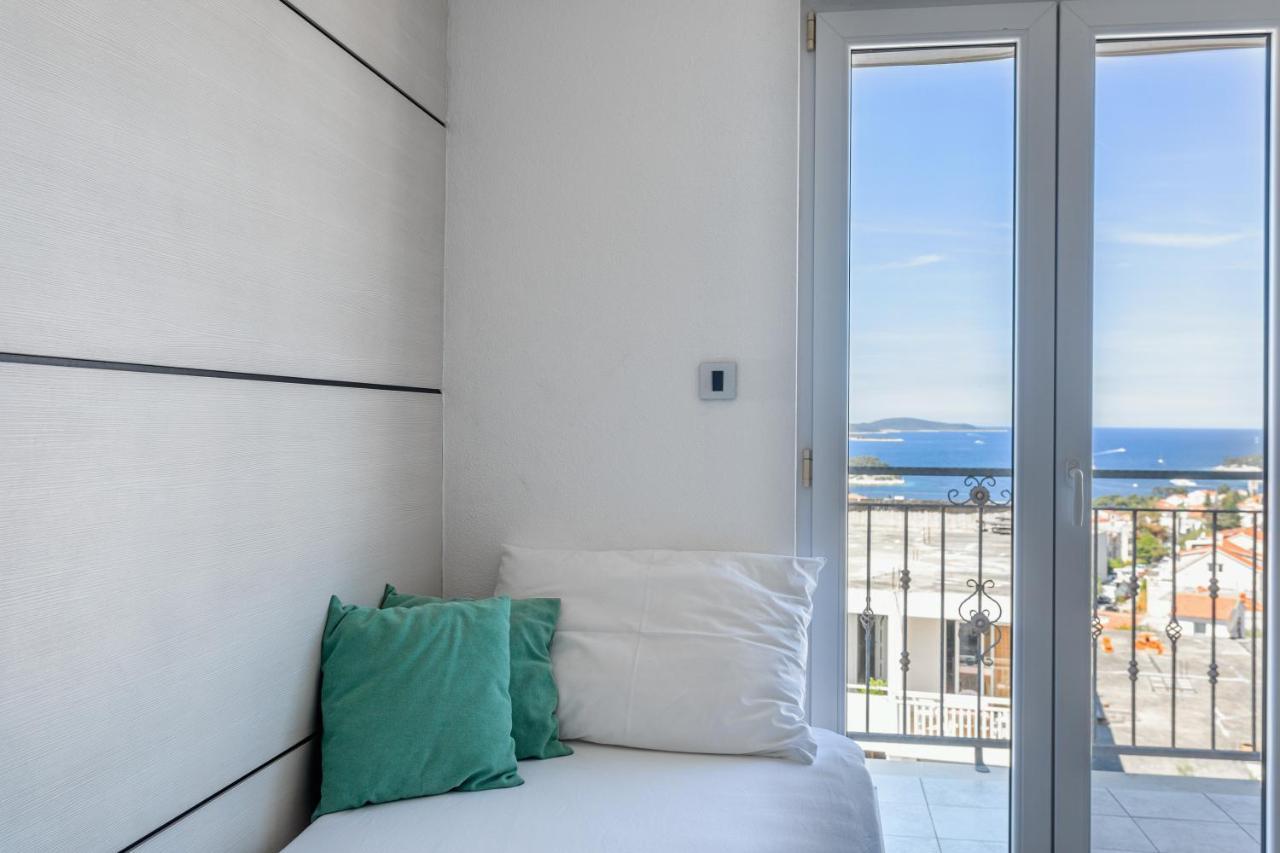 Deluxe Apartments Primi Hvar Town Extérieur photo